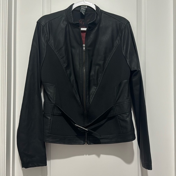 torrid Jackets & Blazers - Women’s Marvel Black Widow faux leather jacket - Torrid size 0